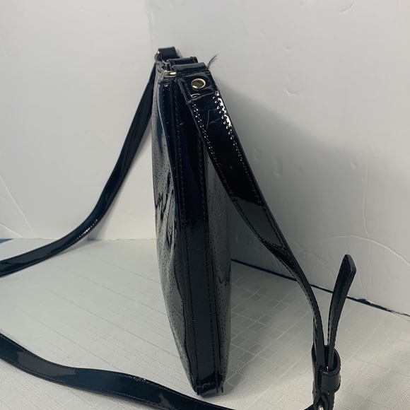 Kate Spade ♠️ 
Darby Metro Perforated Hearts Black Patent Leather Cross Body Bag - Picture 4 of 10
